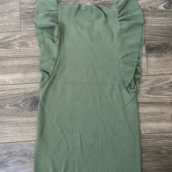 Philosophy Green Ruffled Ribbed Tank Top - Picture 4 of 4